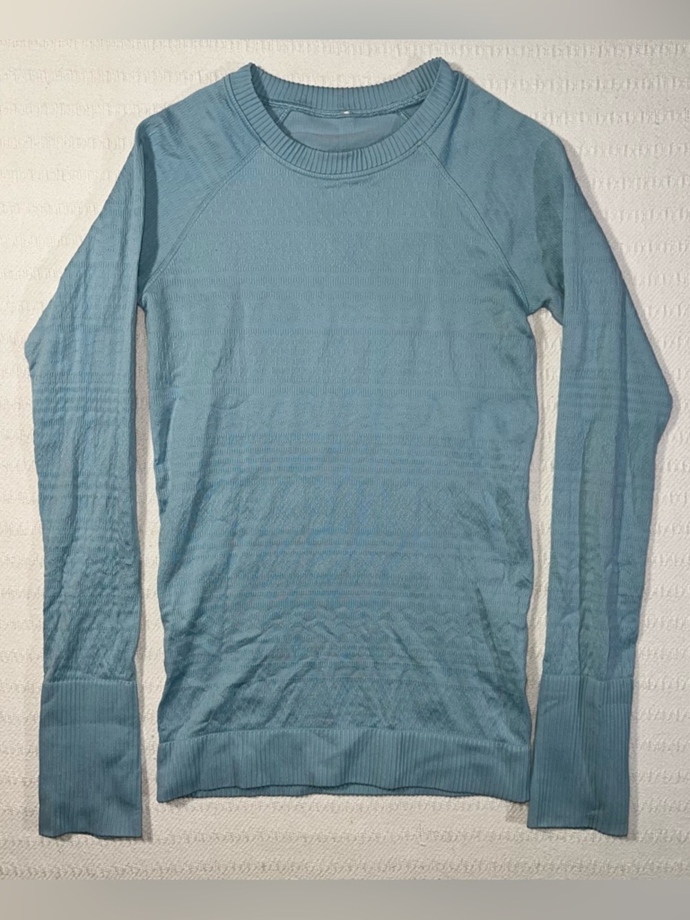 Lululemon Womens Long Sleeve Top Size 4 Blue Athleisure Workout Gym Activewear